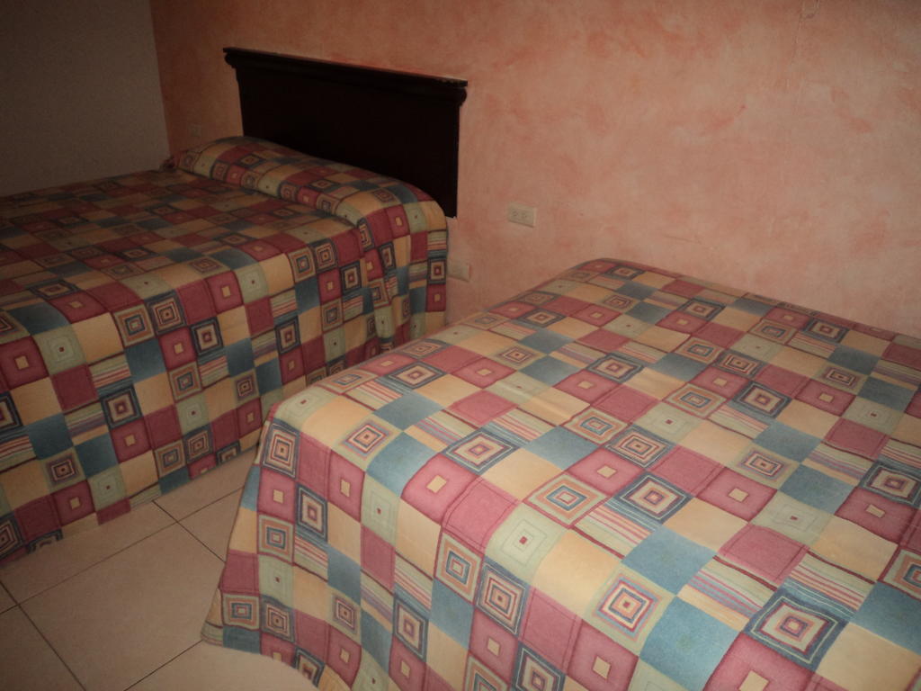Hotel California Navojoa Quarto foto